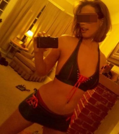 Femme bien chaude adorerait sucer de pines bien poilues à Vénissieux