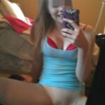 Grosse putasse voudrait des p&eacute;nis bien gros &agrave; pomper sur Saint-Cyr-au-Mont-d'Or