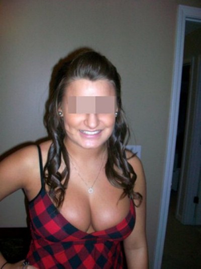 Fille très open veut trouver un mec à Écully pour du sexe libertin