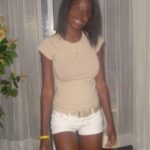 Suceuse sur Pierre-B&eacute;nite pour une fellation