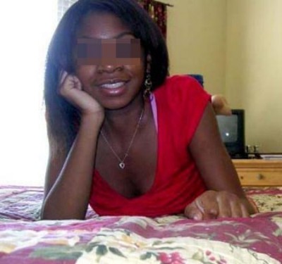 Fille plutôt mignonne qui aime la sodomie