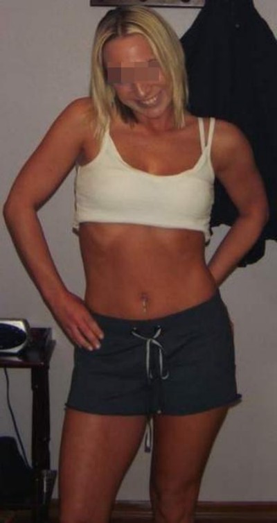 Jolie créature à forte poitrine pour un plan baise à Écully