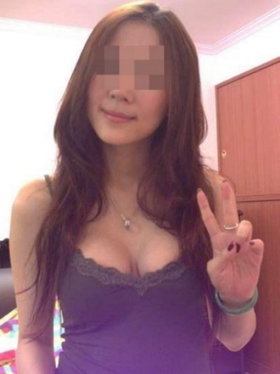 Belle femme qui voudrait des pénis bien épais à pomper à Collonges-au-Mont-d'Or