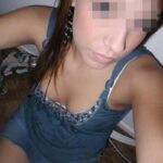 Femme aimant le sexe qui adore les plans fellation