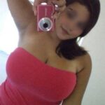 Fille d&eacute;prav&eacute;e &agrave; Bron qui adore faire des fellations en gorge profonde