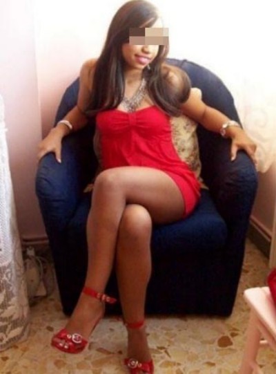 Croqueuse de mecs appréciant la baise