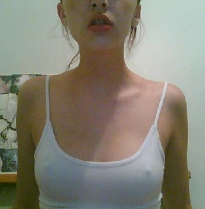 Fille délurée à Oullins adorant la fellation