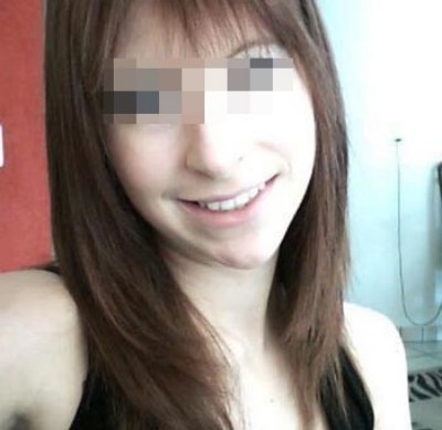 Jolie femme chaude qui accepte la pénétration anale à Oullins