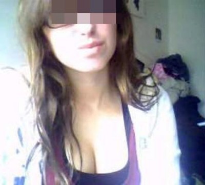 Belle femme veut se trouver un type vicieux à Bron avec qui baiser