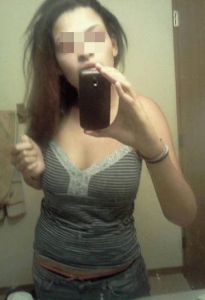 Belle nana pour une pipe nature de Écully