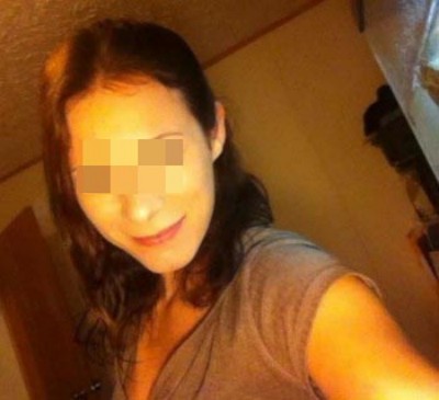 Petite pompeuse a envie de sucer de queues épilées sur Collonges-au-Mont-d'Or